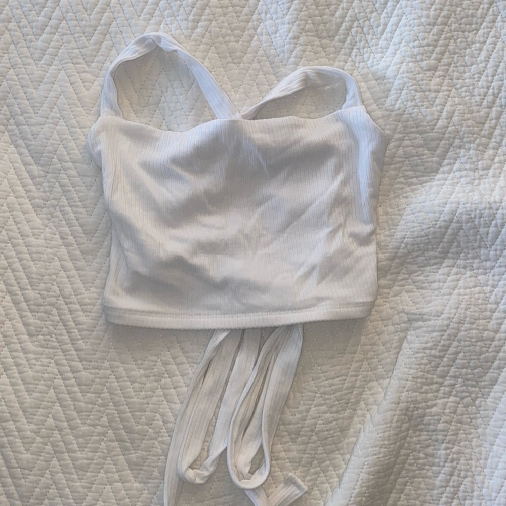 Garage tie cropped top